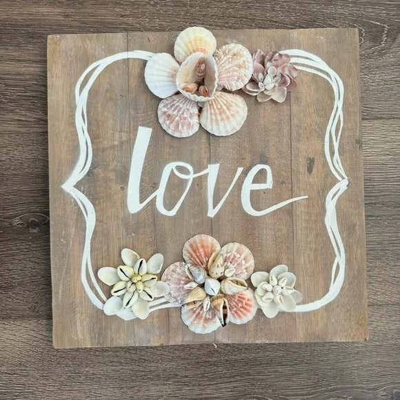 ⭐️NWT⭐️ SoHa Living Love Decoration Sign, Real Seashells - Picture 1 of 5